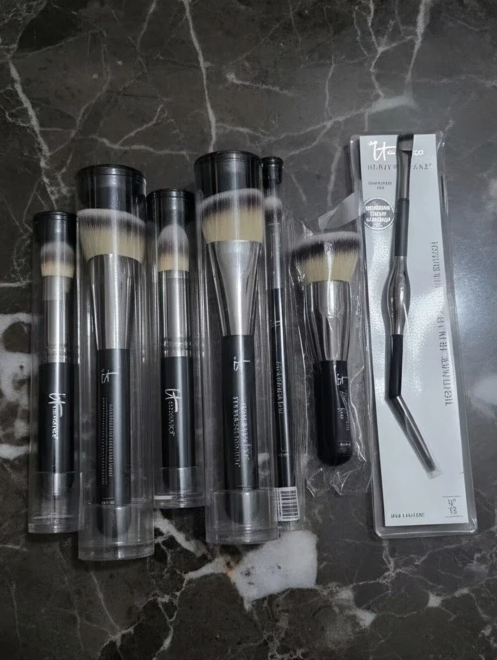#222 It Cosmetics Brush Set
